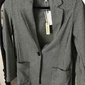 Max Studio Black and White Houndstooth Blazer